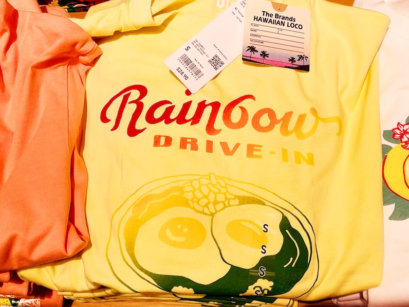 ハワイのユニクロのレインボー・ドライブインのTシャツシャツ